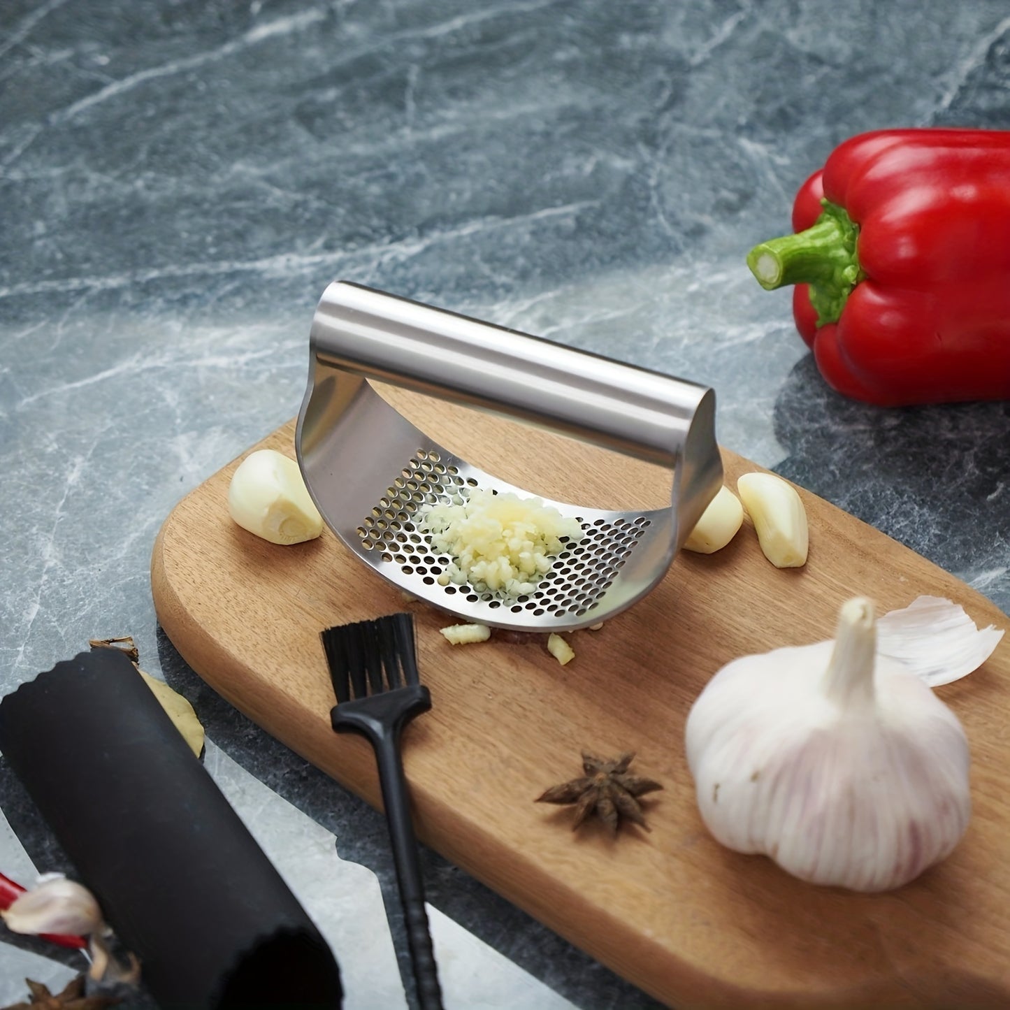 1pc, Garlic Press, Stainless Steel Garlic Press, Rocker Metal Garlic Mincer, Washable Garlic Crusher, Kitchen Garlic Chopper, Garlic Masher, Kitchen Stuff, Kitchen Gadgets, RV, Apartment Essentials, Garlic Grinder