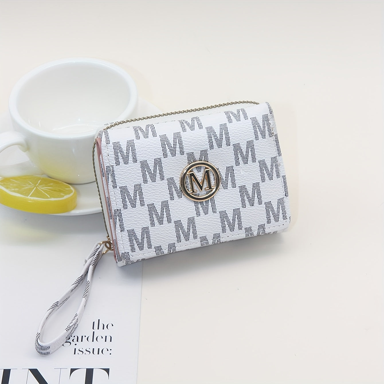 Classic designer letter printed three fold Women's wallet, casual style, fashionable Women's credit card holder - a high-quality gift for women