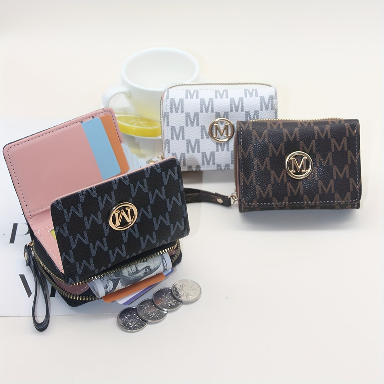 Classic designer letter printed three fold Women's wallet, casual style, fashionable Women's credit card holder - a high-quality gift for women