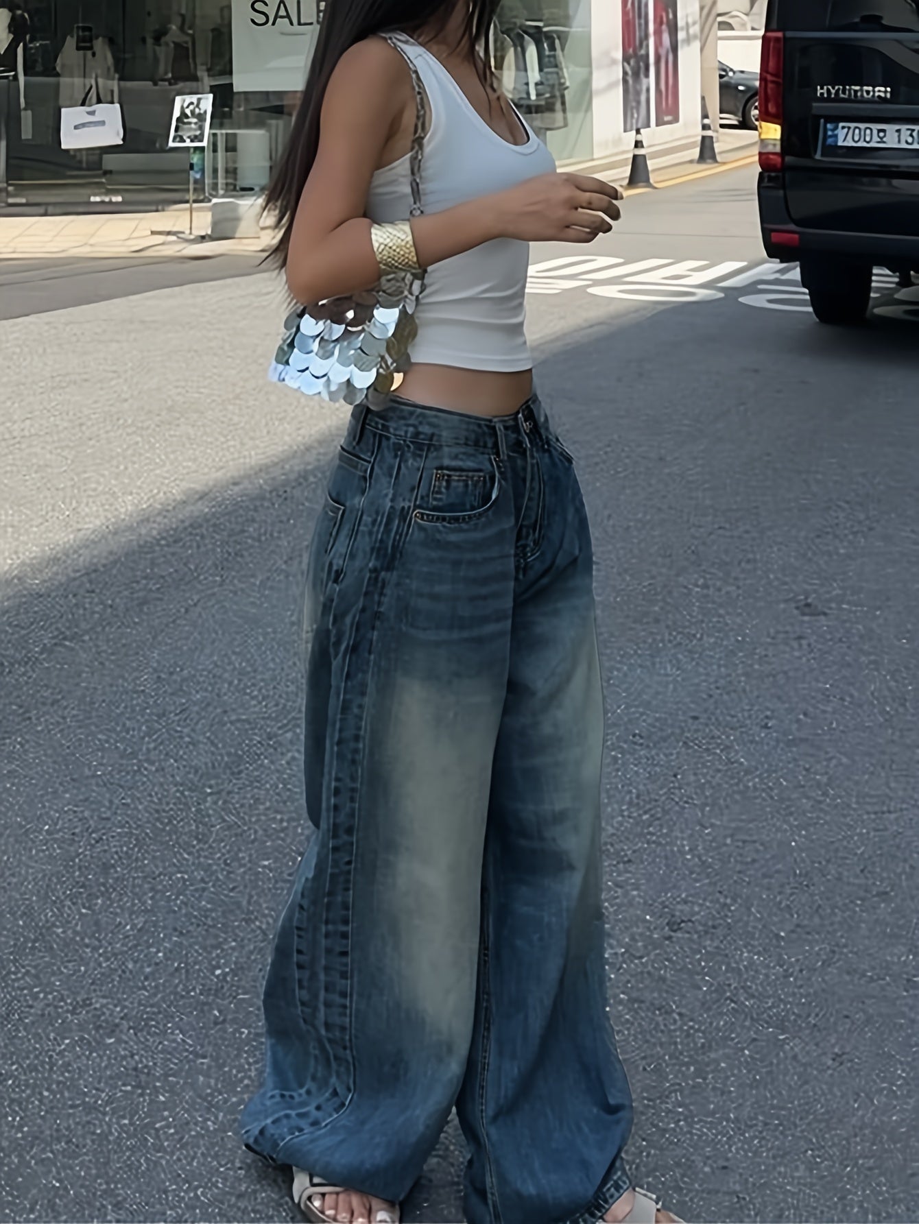 Vintage-Inspired Washed Blue Straight-Leg Jeans for Women - Casual Loose Fit, Versatile Denim Pants with Slash Pockets