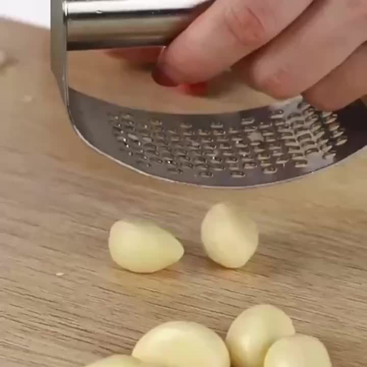 1pc, Garlic Press, Stainless Steel Garlic Press, Rocker Metal Garlic Mincer, Washable Garlic Crusher, Kitchen Garlic Chopper, Garlic Masher, Kitchen Stuff, Kitchen Gadgets, RV, Apartment Essentials, Garlic Grinder
