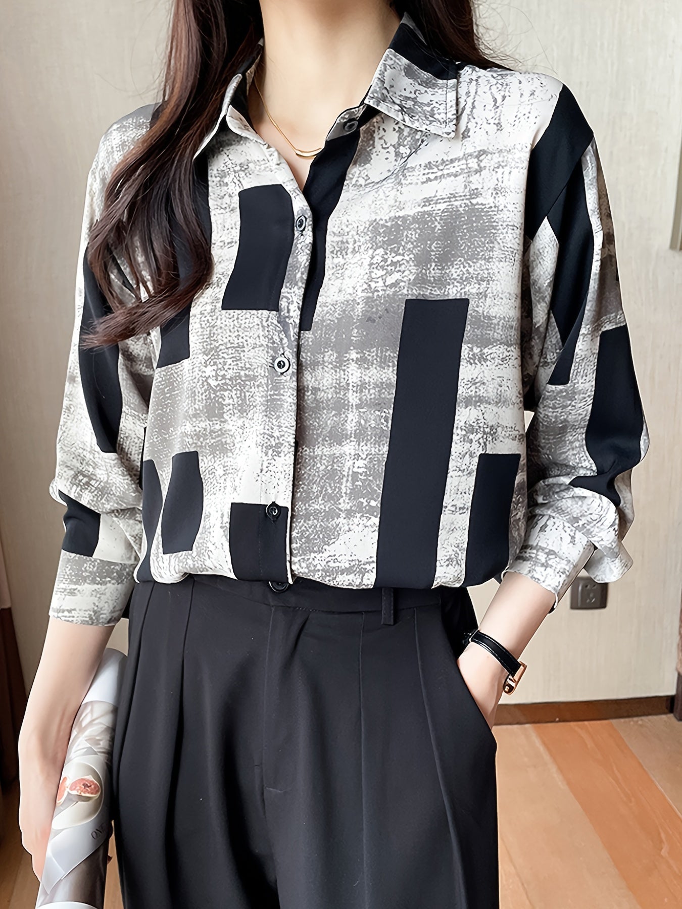 Chic Floral Print Long Sleeve Shirt for Women - Casual Collared Top with Button Detail, Machine Washable - Perfect for Spring & Fall, Loose Slimming, Square Print
