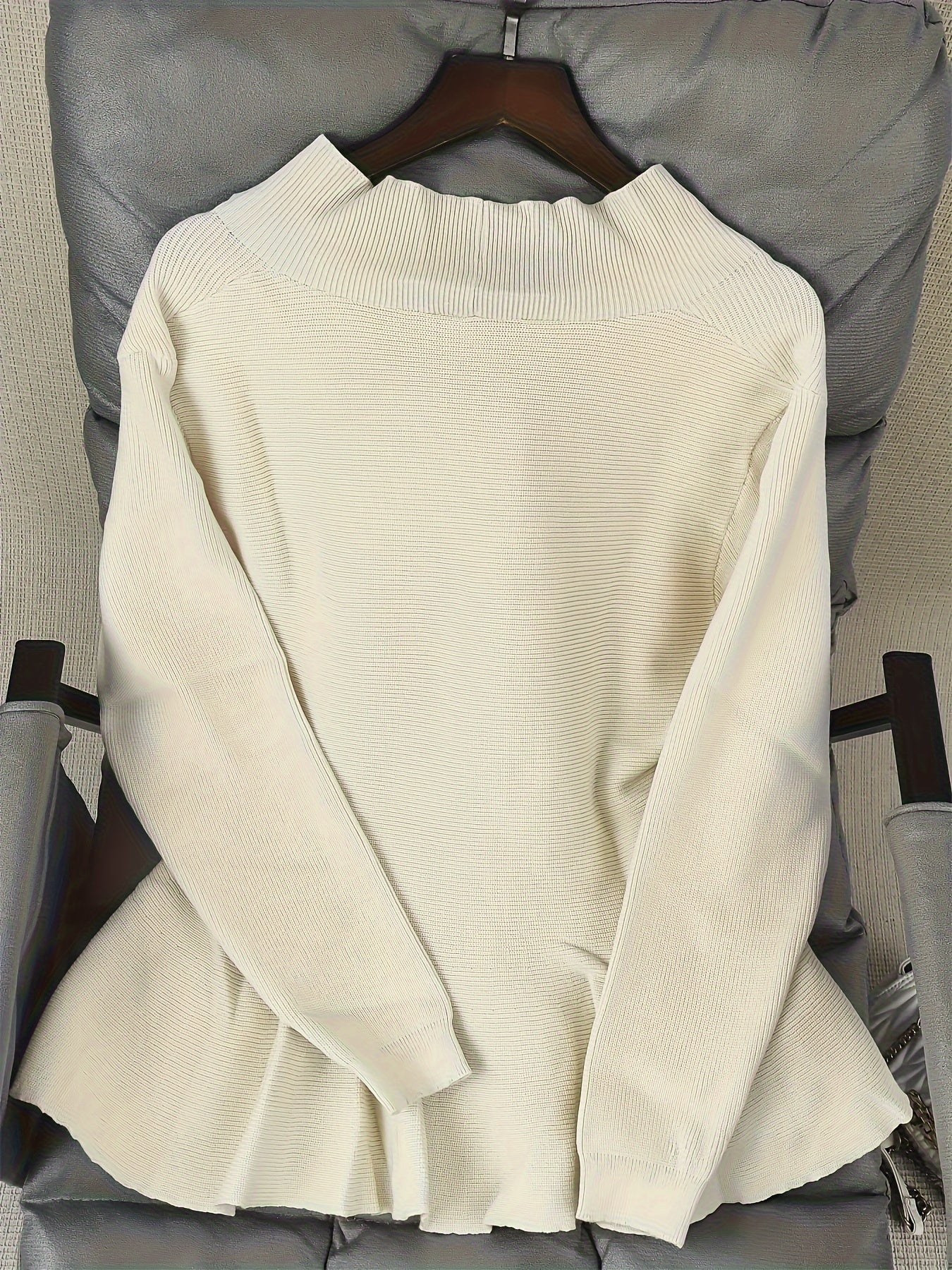 Visually V-Neck Cardigan - Solid Color, Thick Knit, Loose Fit, Warm, Viscose and Polyester Blend, Perfect for Fall/Winter