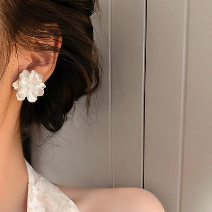Acrylic White Camellia Flowers Stud Earrings for Women Fashion Temperament Fairycore Earring Party Wedding Jewelry Wholesale
