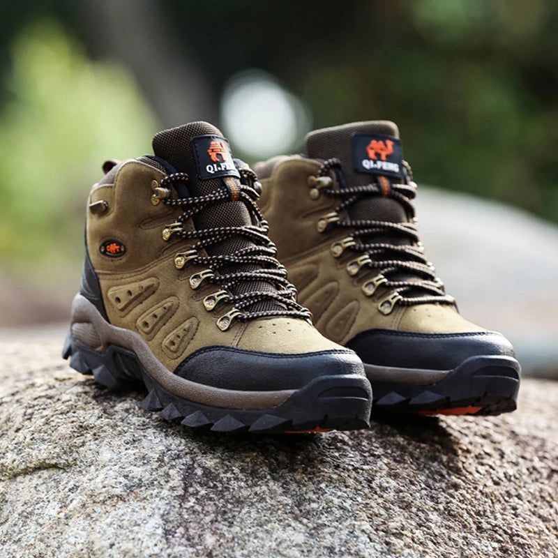 Outdoor Waterproof Hiking Boots Men Women Winter Shoes Walking Climbing Hiking Shoes Mountain Sport Boots Hunting Mens Sneakers