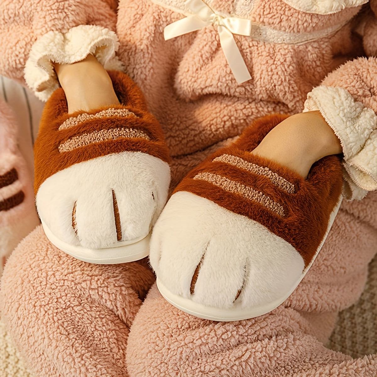 Winter Cartoon Cat Paw Style Women's Slippers for Home Warmth Men's Plush Flat Shoes