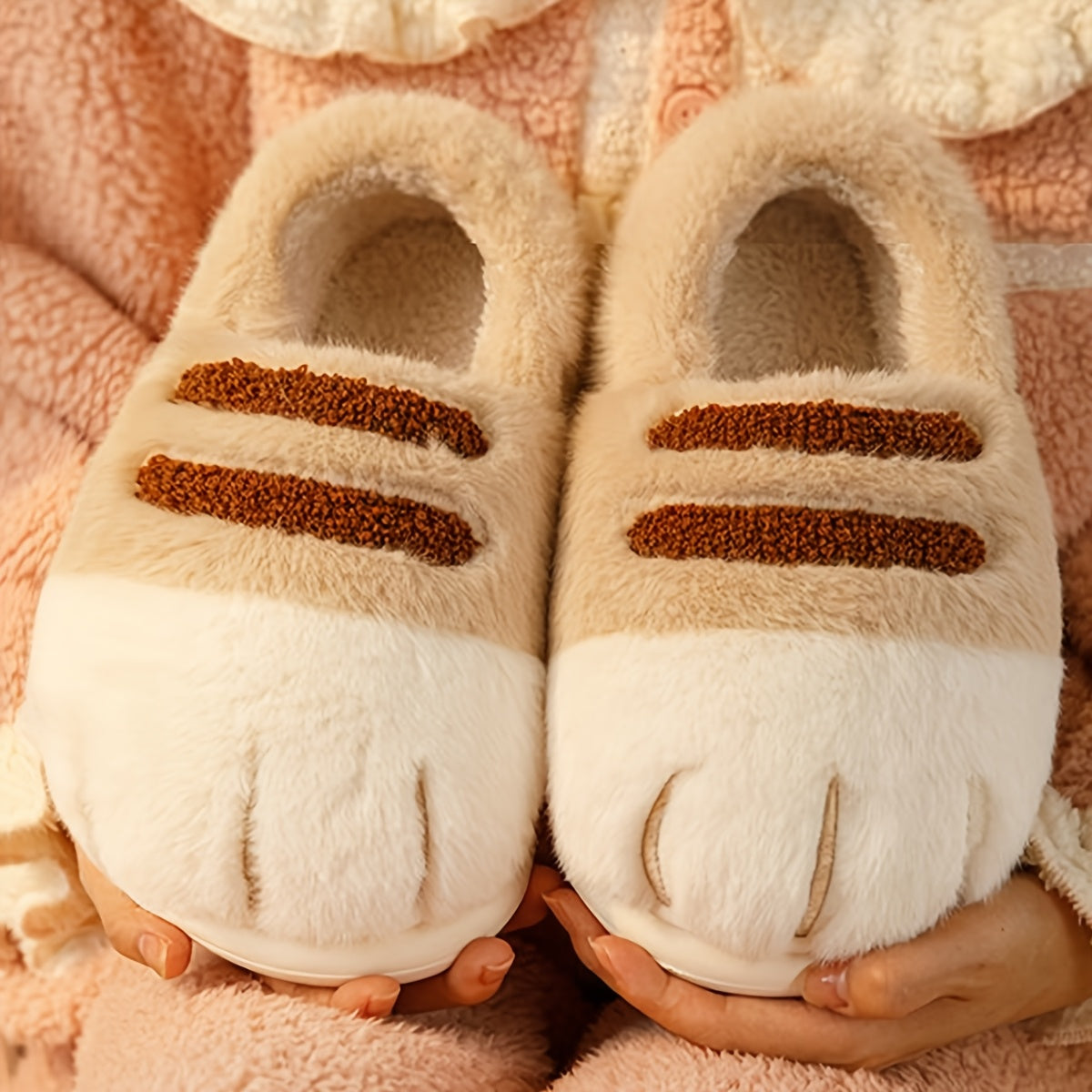 Winter Cartoon Cat Paw Style Women's Slippers for Home Warmth Men's Plush Flat Shoes